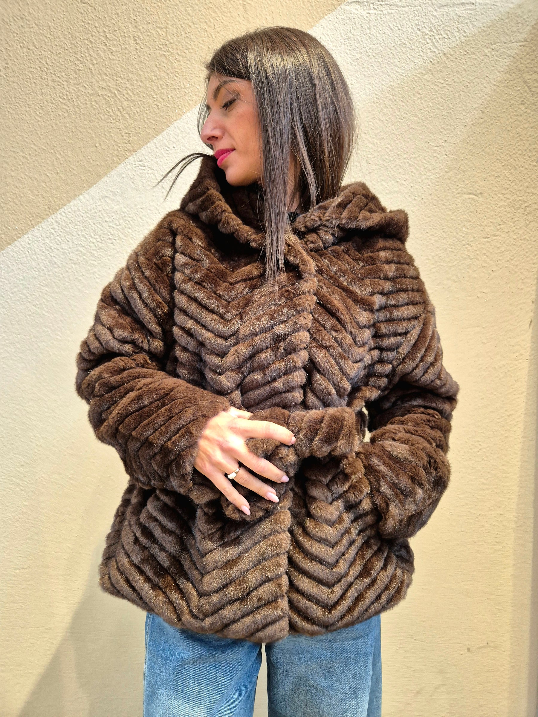 Pelliccia spigata cappuccio