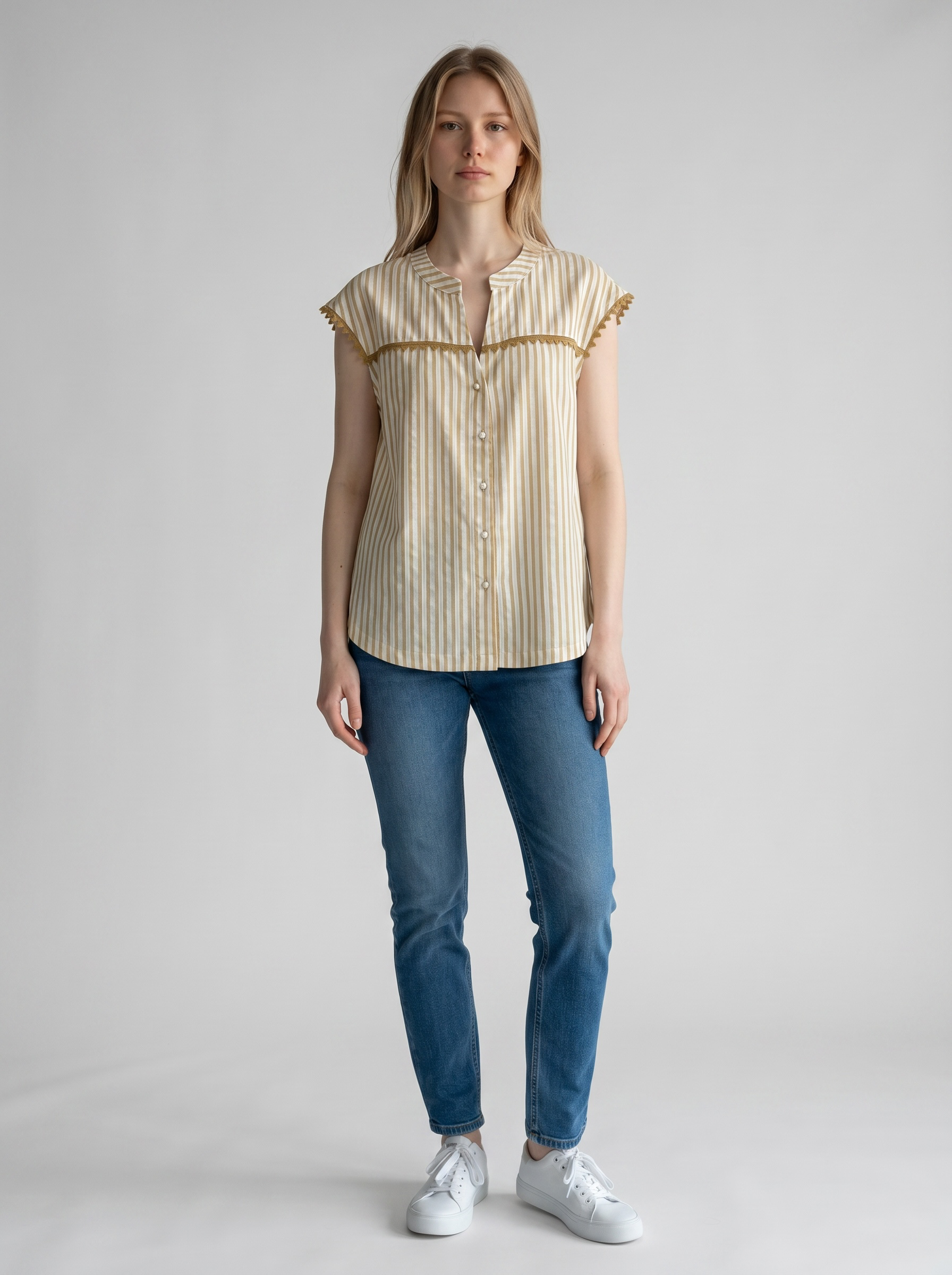 Camicia a righe con dettaglio passamaneria