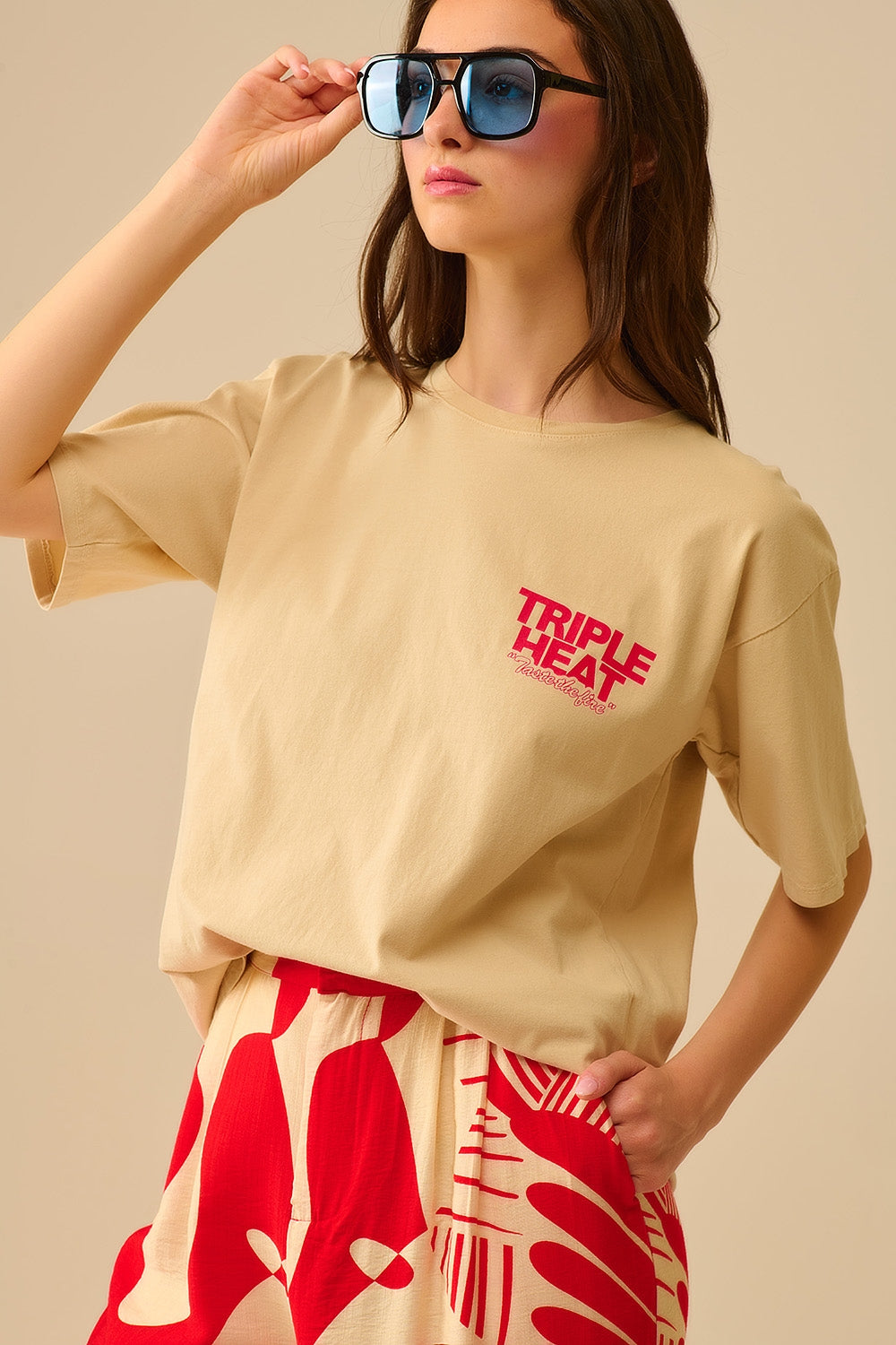 Q2 T-shirt beige a manica corta TRIPLE HEAT dal taglio rilassato