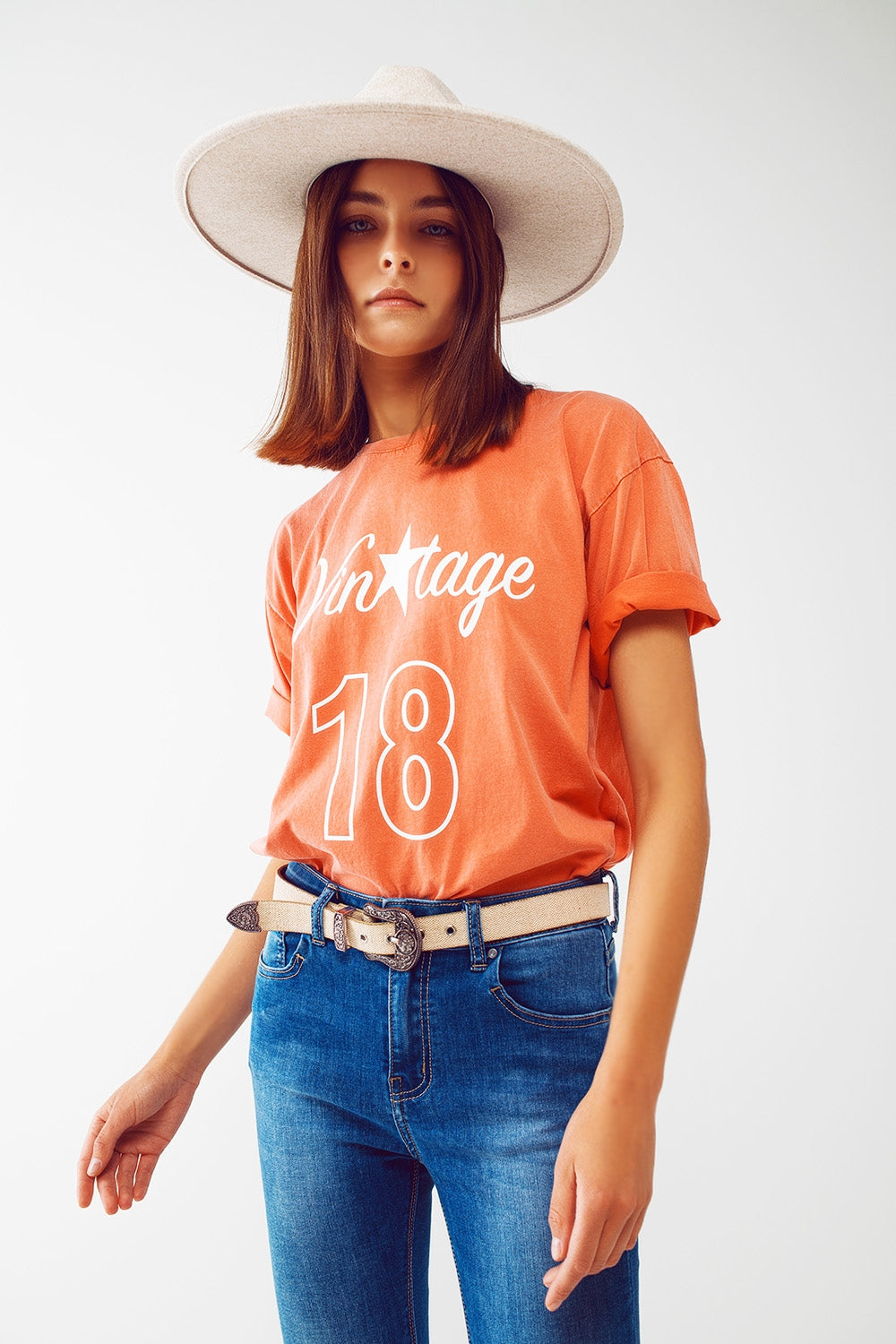 T-shirt con scritta Vintage 18 arancione