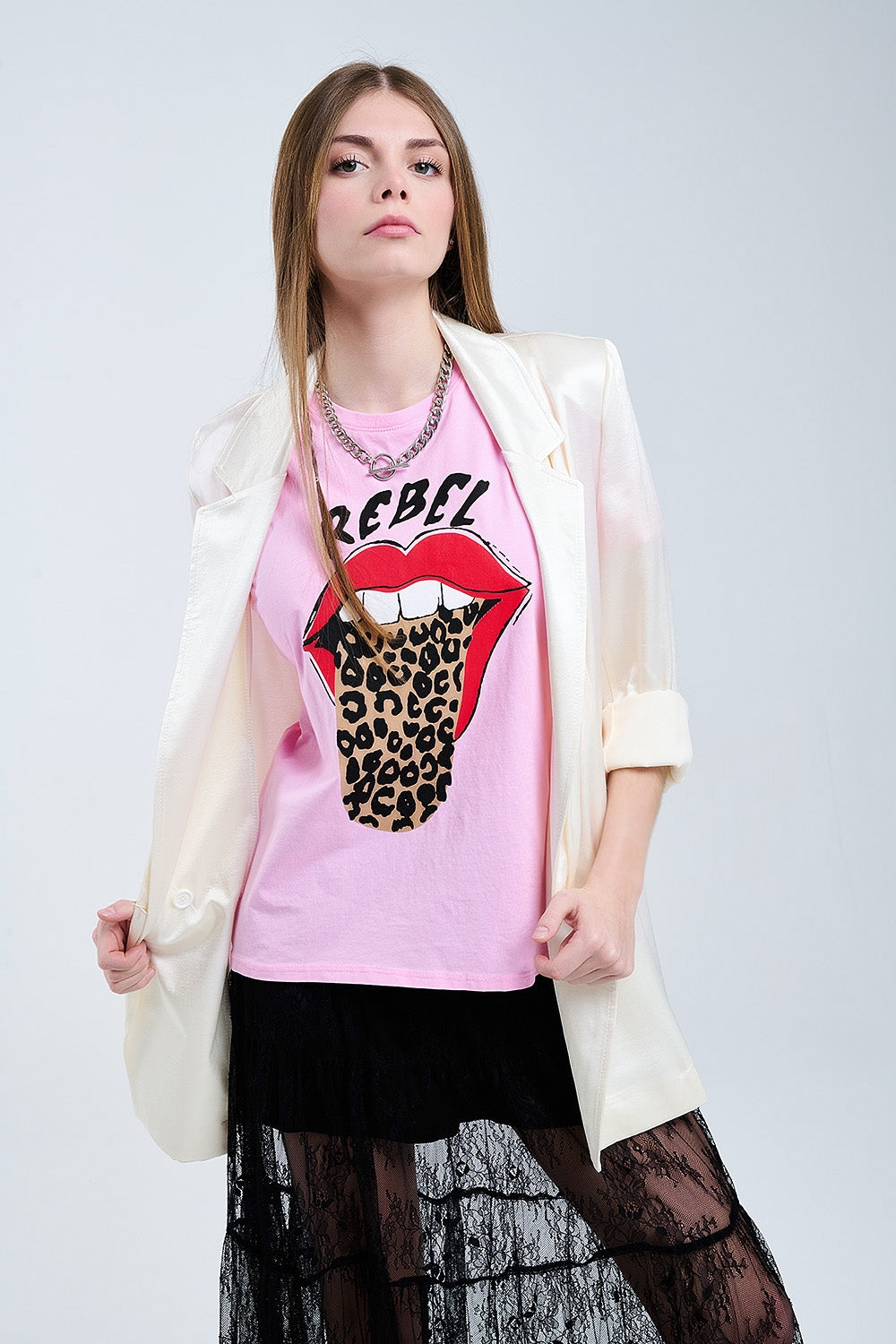 T-shirt grafica Pink Rebel con linguetta leopardata