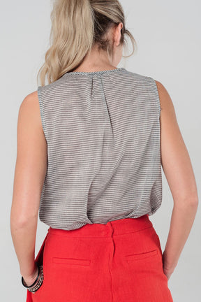 Top a righe grigio con dettagli multicolore sul davanti