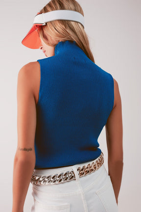 Top collo alto in maglia blu