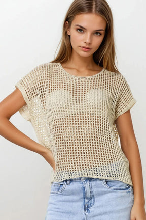 Q2 Top con maniche scese in maglia aperta all'uncinetto in beige