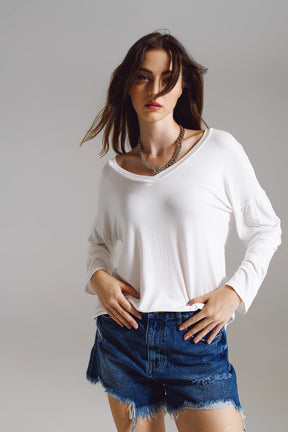 Top con scollo a V in morbidissimo cotone e modal crema