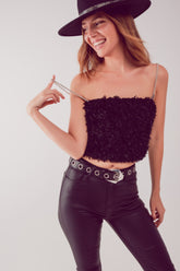 Q2 Top corto color nero con piume