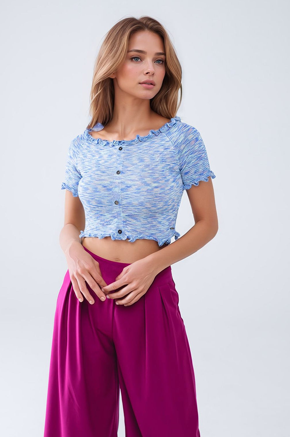 Q2 Top in maglia con taglio off the shoulder in blu