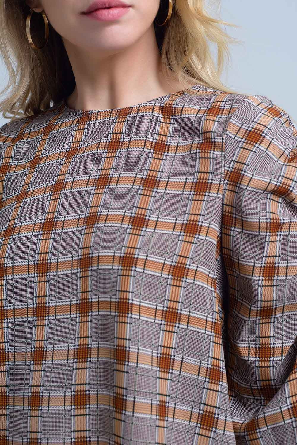 Top marrone con stampa check