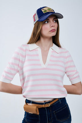 Q2 Top polo in maglia bianca con strisce rosa