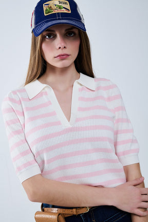 Top polo in maglia bianca con strisce rosa