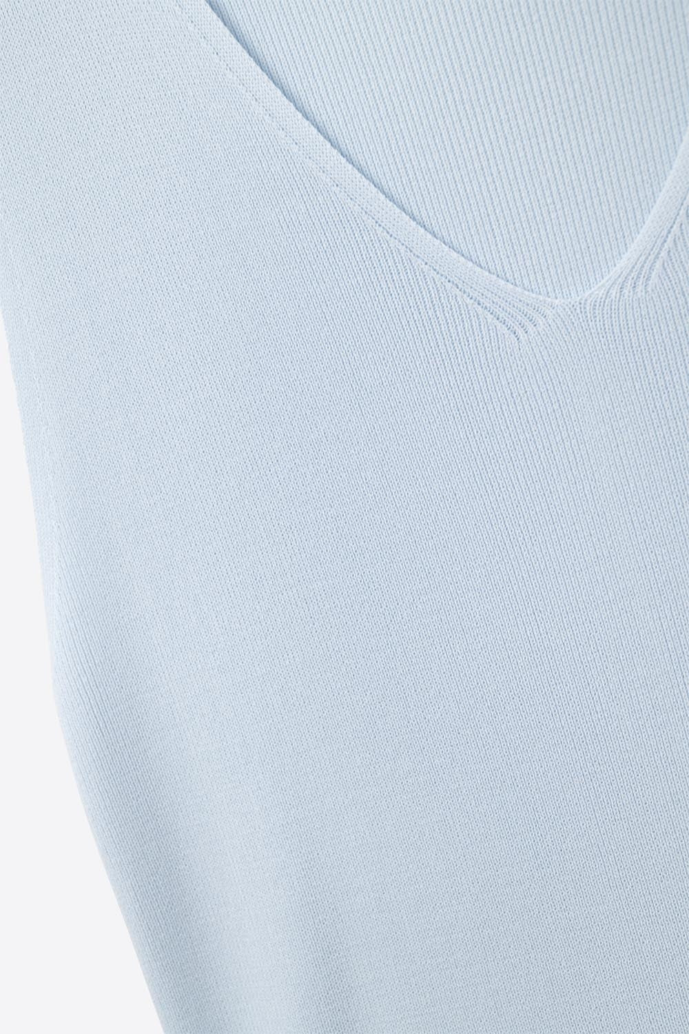 top senza maniche a maglia fine azzurro con scollo a V