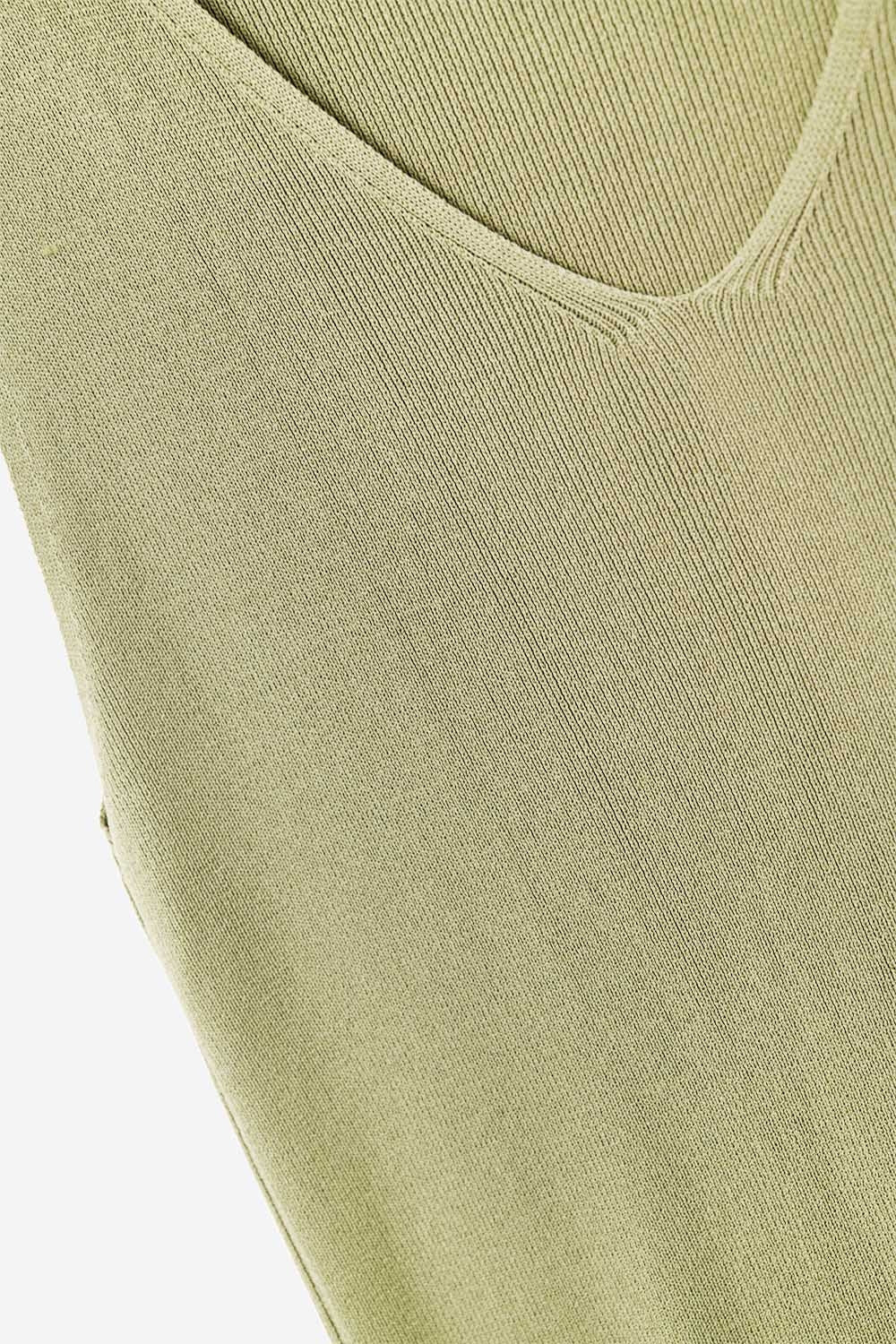 top senza maniche in maglia fine color cachi con scollo a V