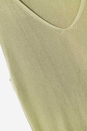 top senza maniche in maglia fine color cachi con scollo a V