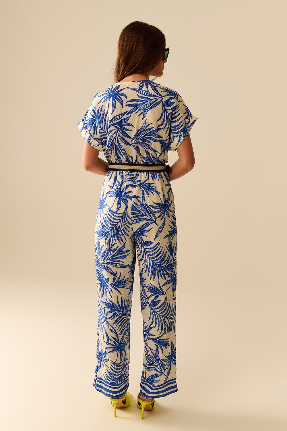 Tuta a Motivo Tropicale a Maniche Corte in blu e bianco