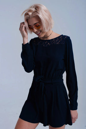 Tuta blu scuro con pizzo