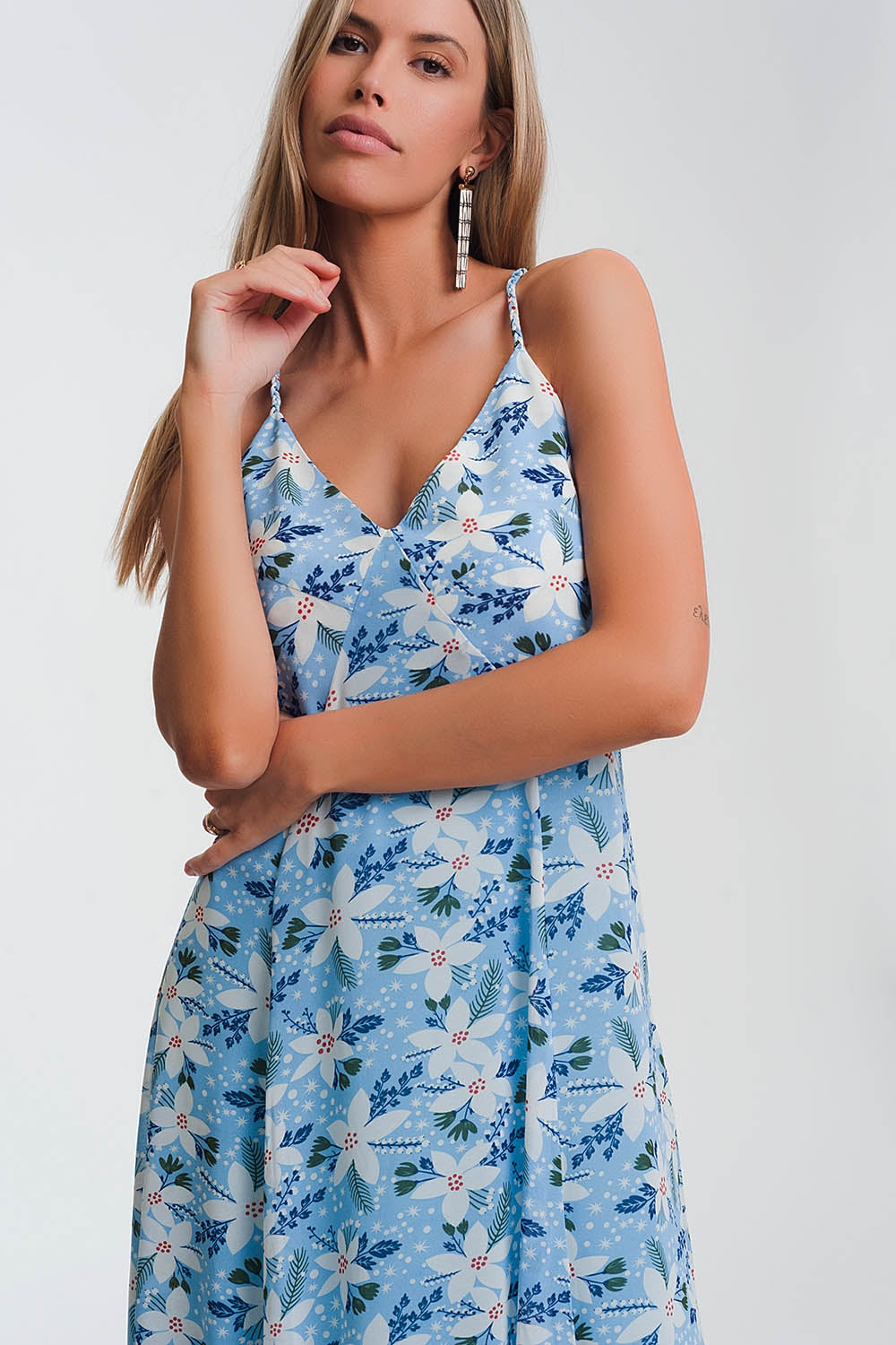 Vestito lungo blu a fiori con spalline sottili