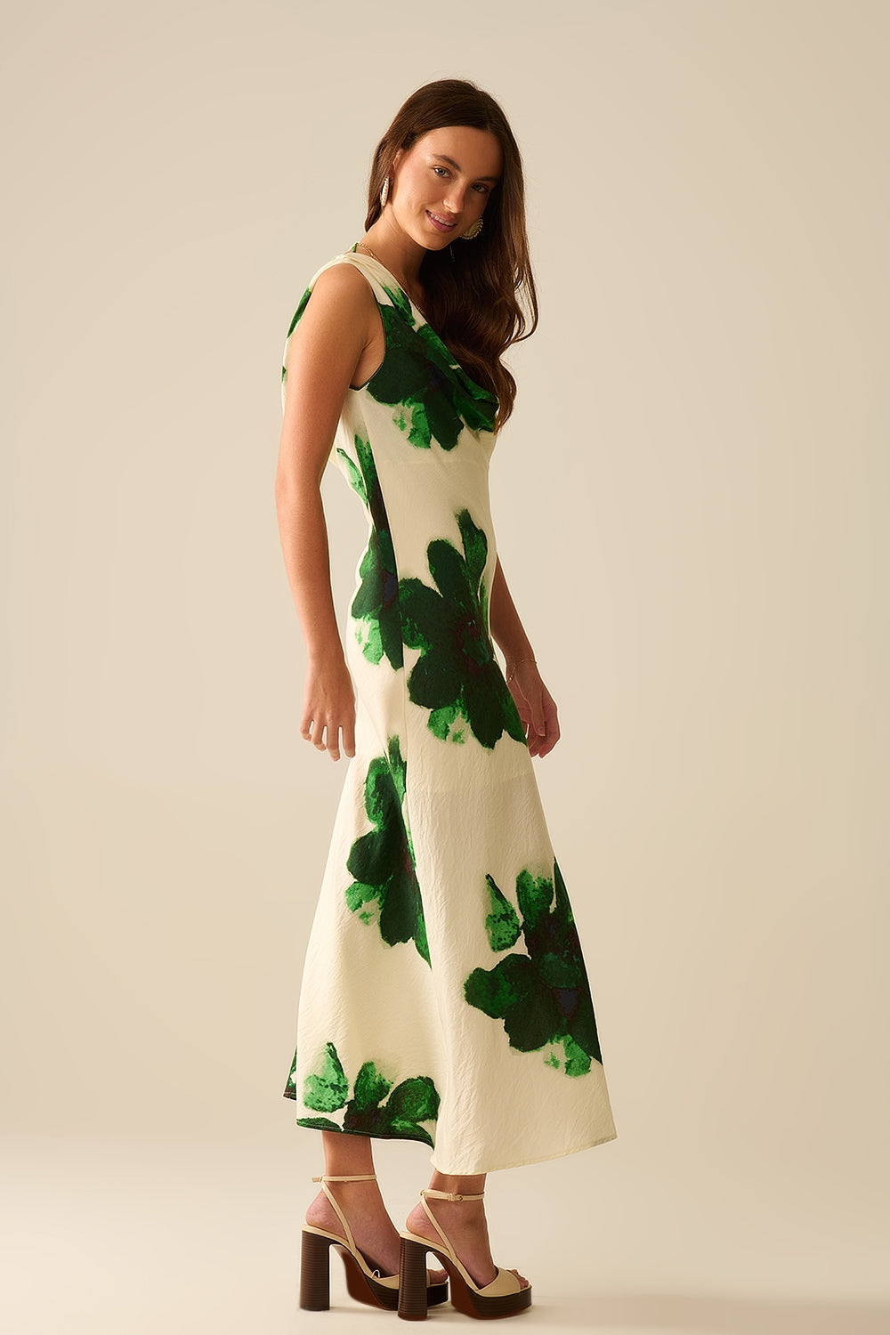 Vestito maxi verde senza maniche e fluido con stampa floreale