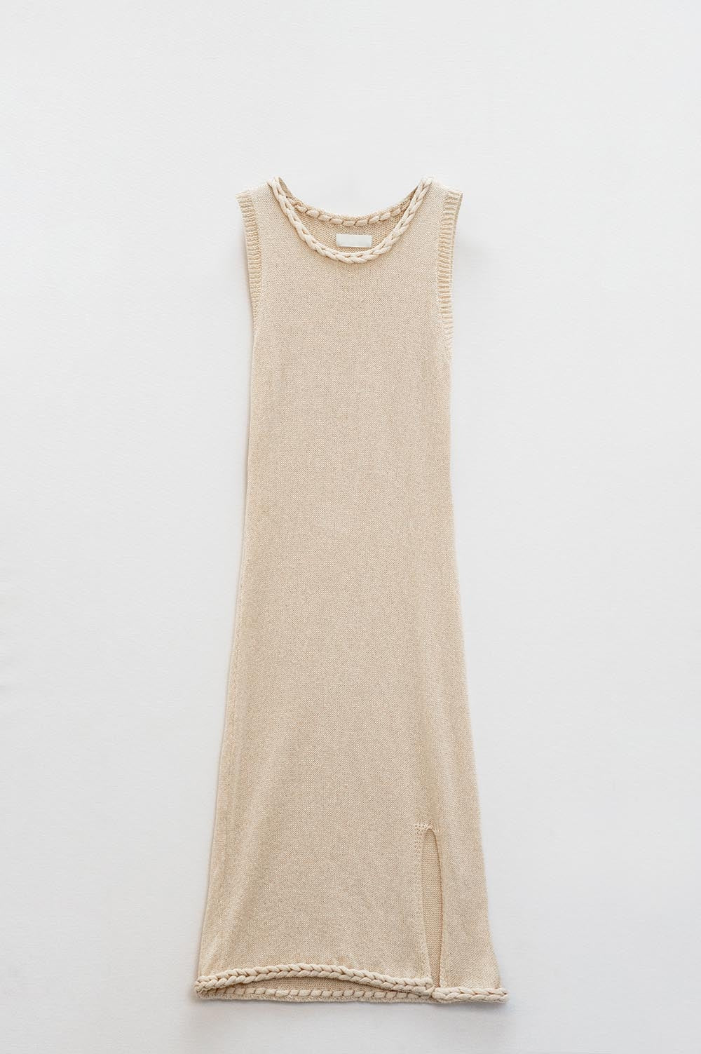 Q2 Vestito midi in maglia con dettaglio a trecce di colore beige